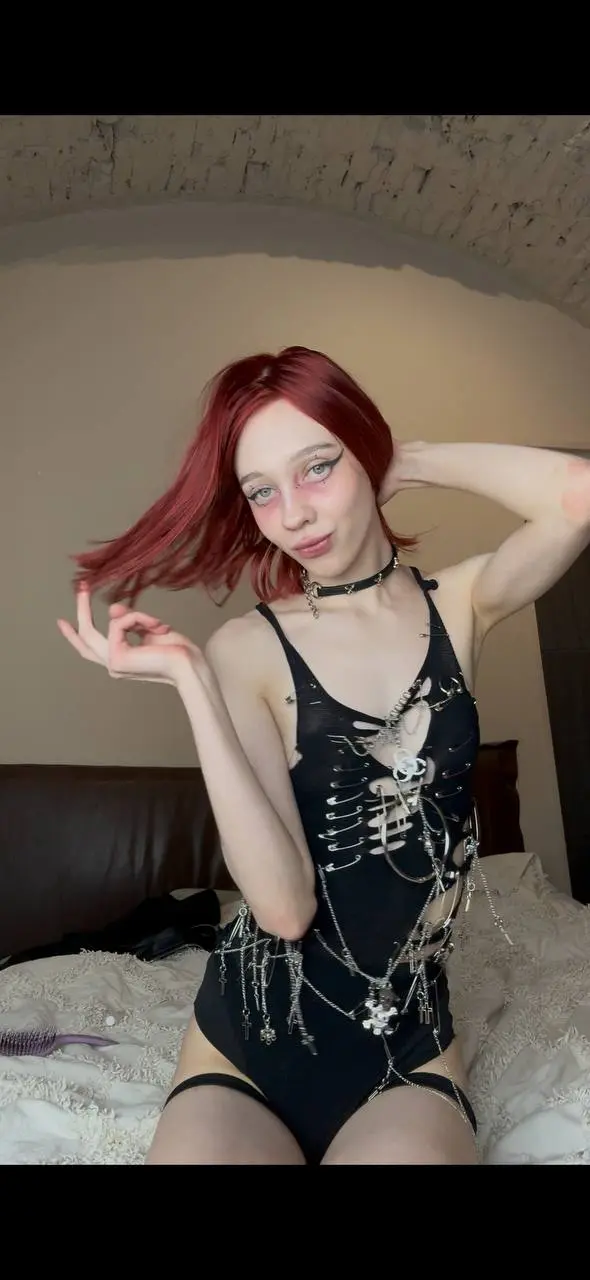 Normyfr562 (18) female from US - sexting partner