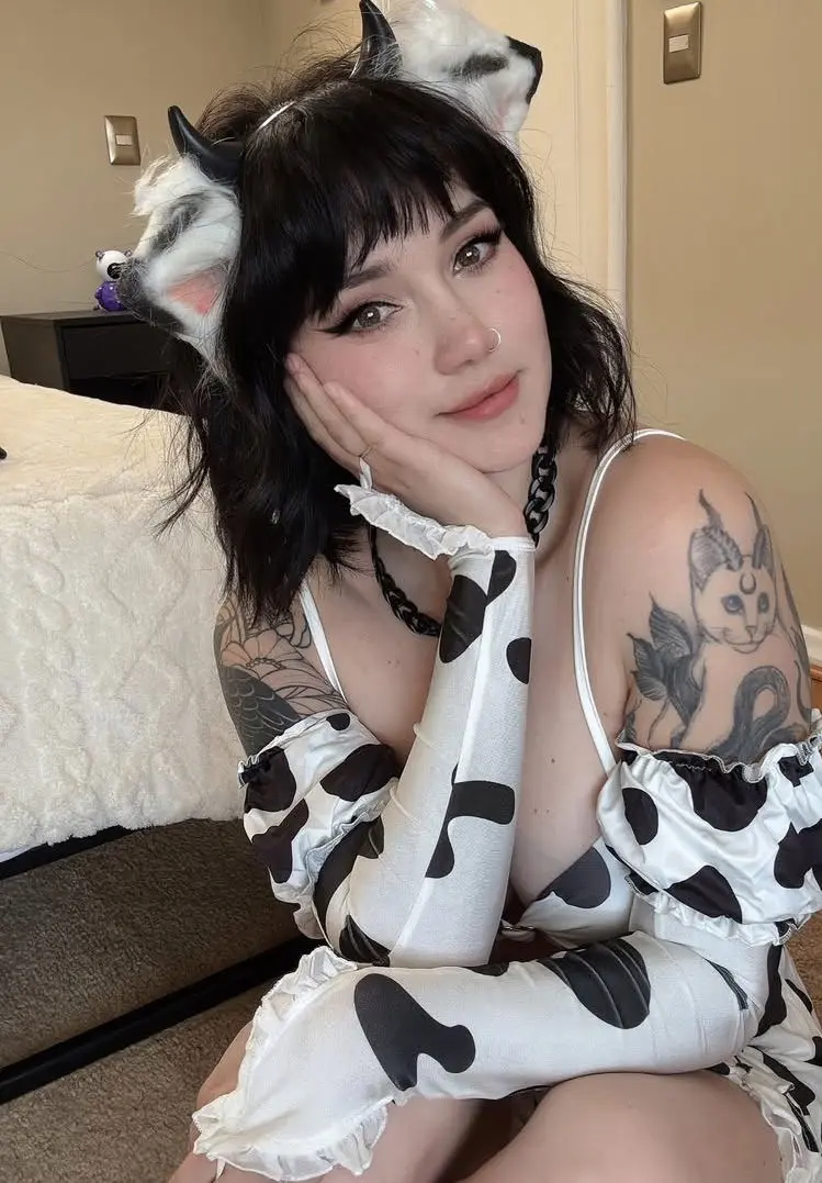 Oliviakateee677 (26) female from US - sexting partner