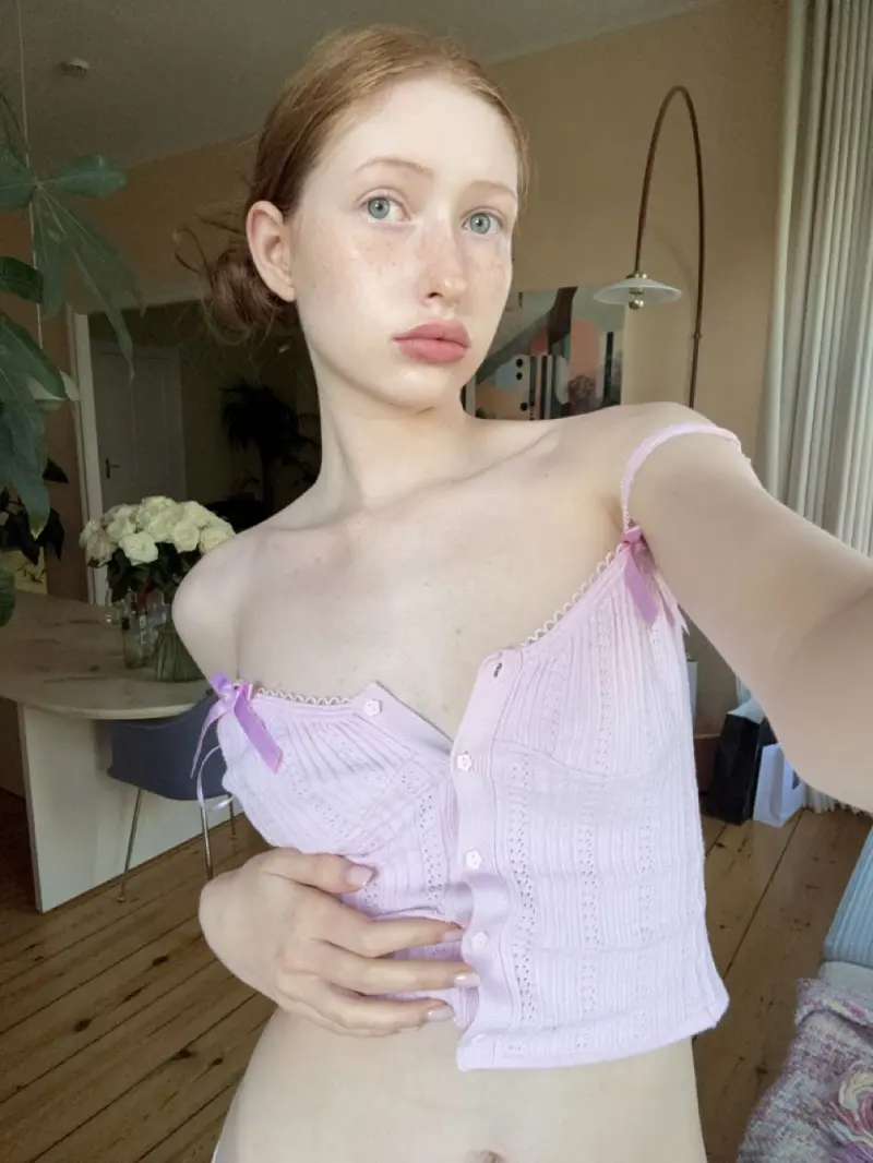 Pollie_red105 (18) female from US - sexting partner