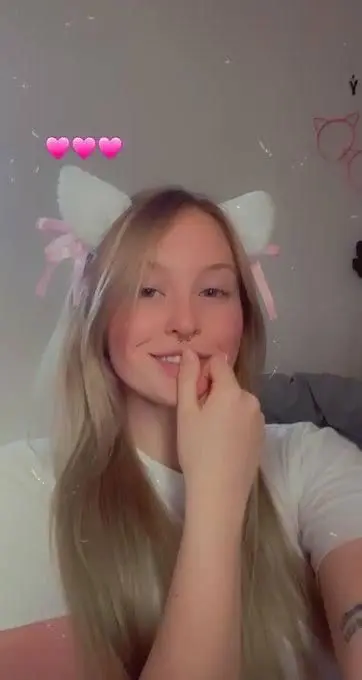 Princess_evely12135 (20) female from DE - sexting partner