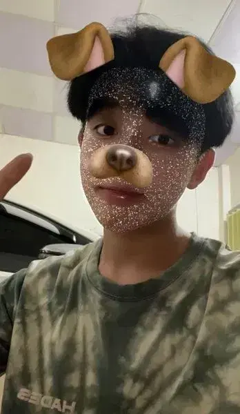 Ra (18) male from KH - sexting partner