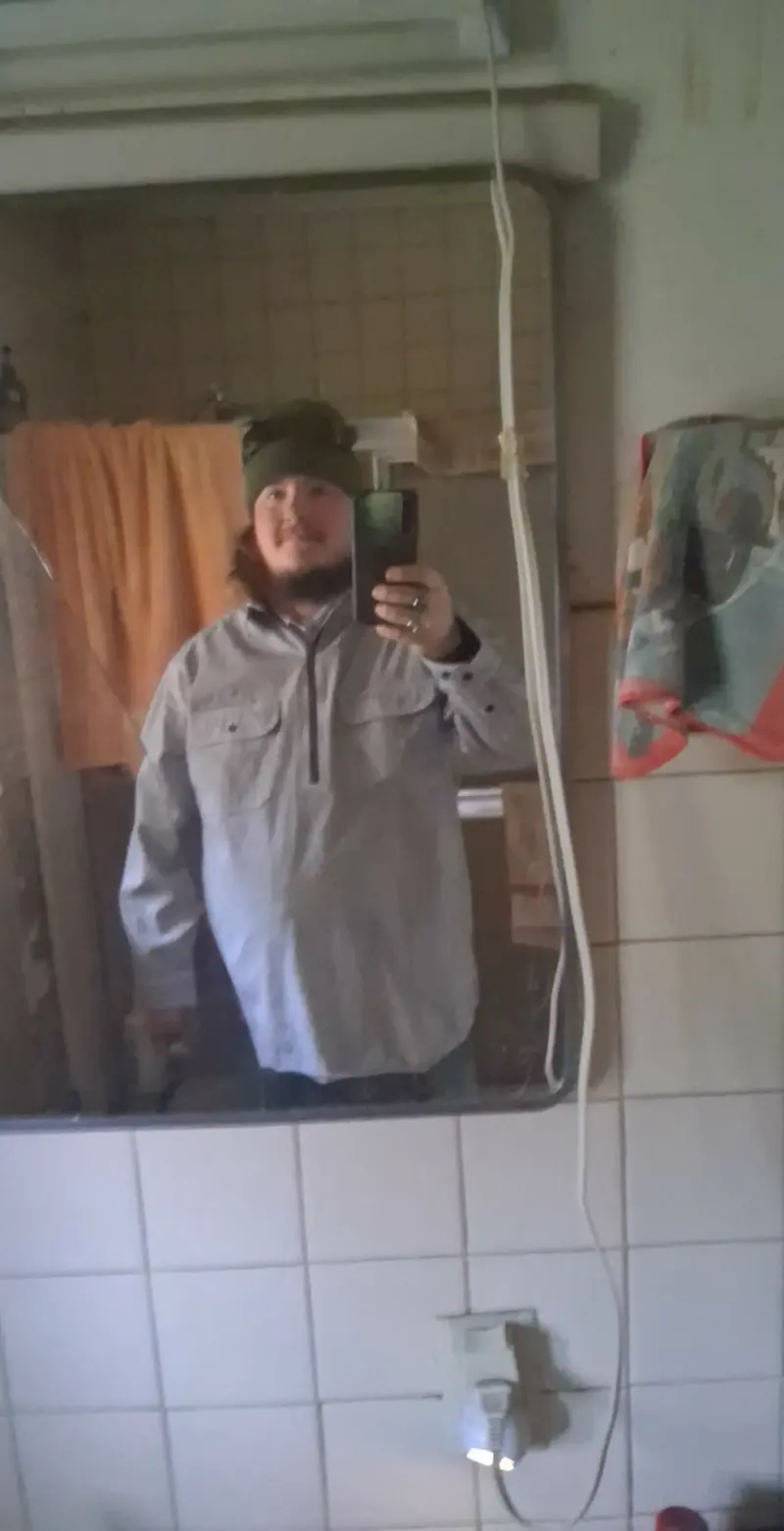 Rooster_Jones34 (18) male from US - sexting partner