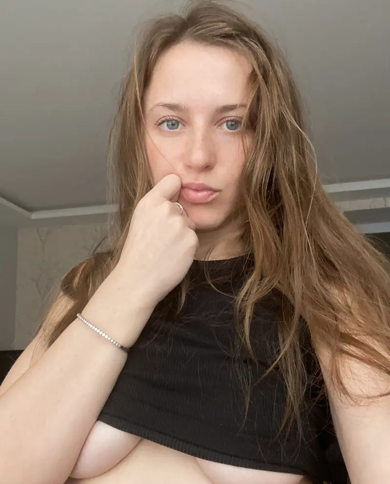 Sara_xx (18) female from US - sexting partner