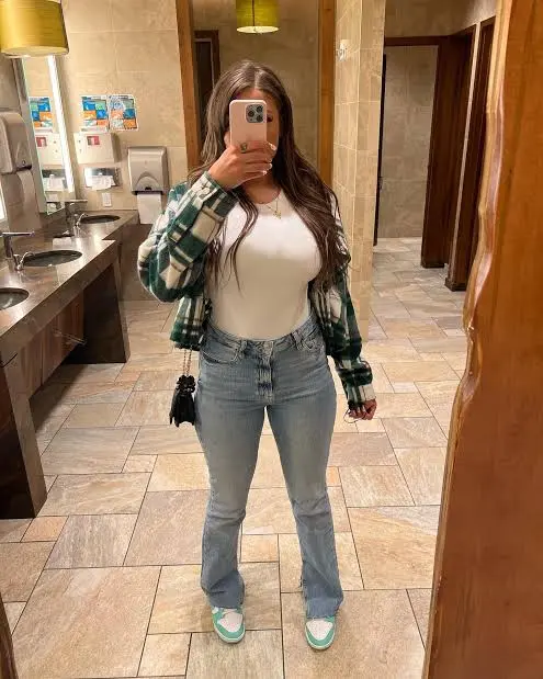 Sarahlinder88681 from SE