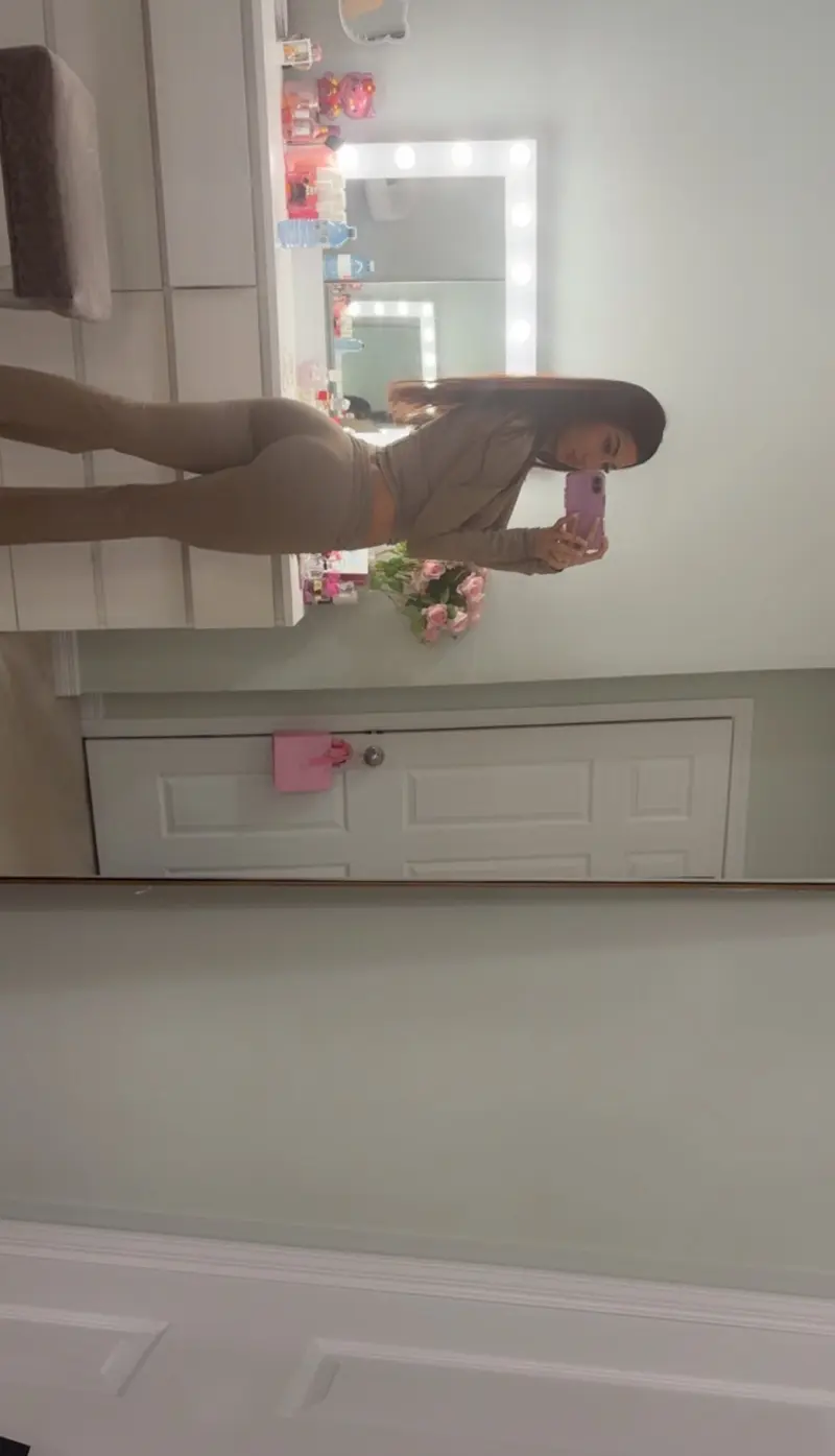 Sexybaby (18) female from US - sexting partner