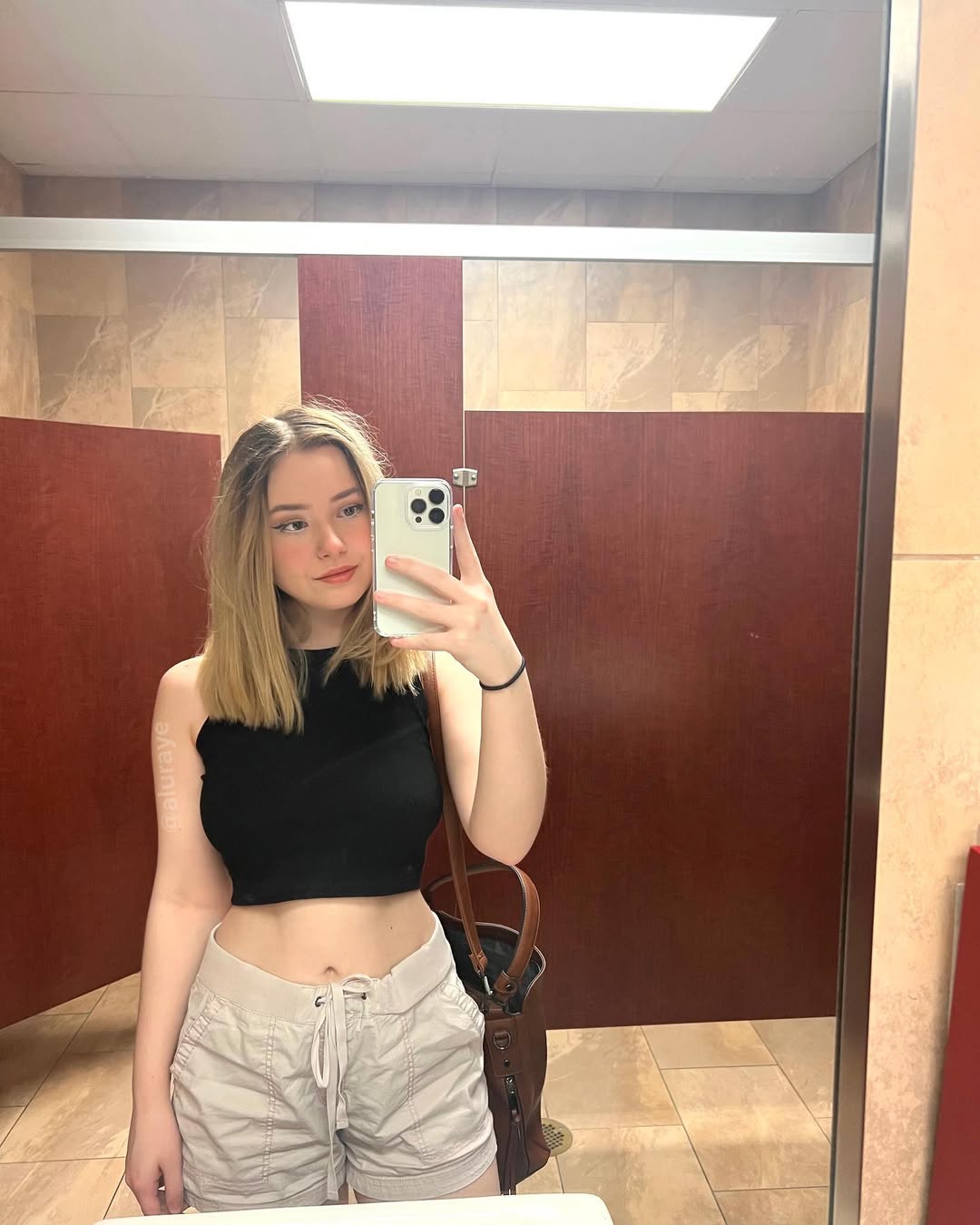 Shannon_Kane25 from US