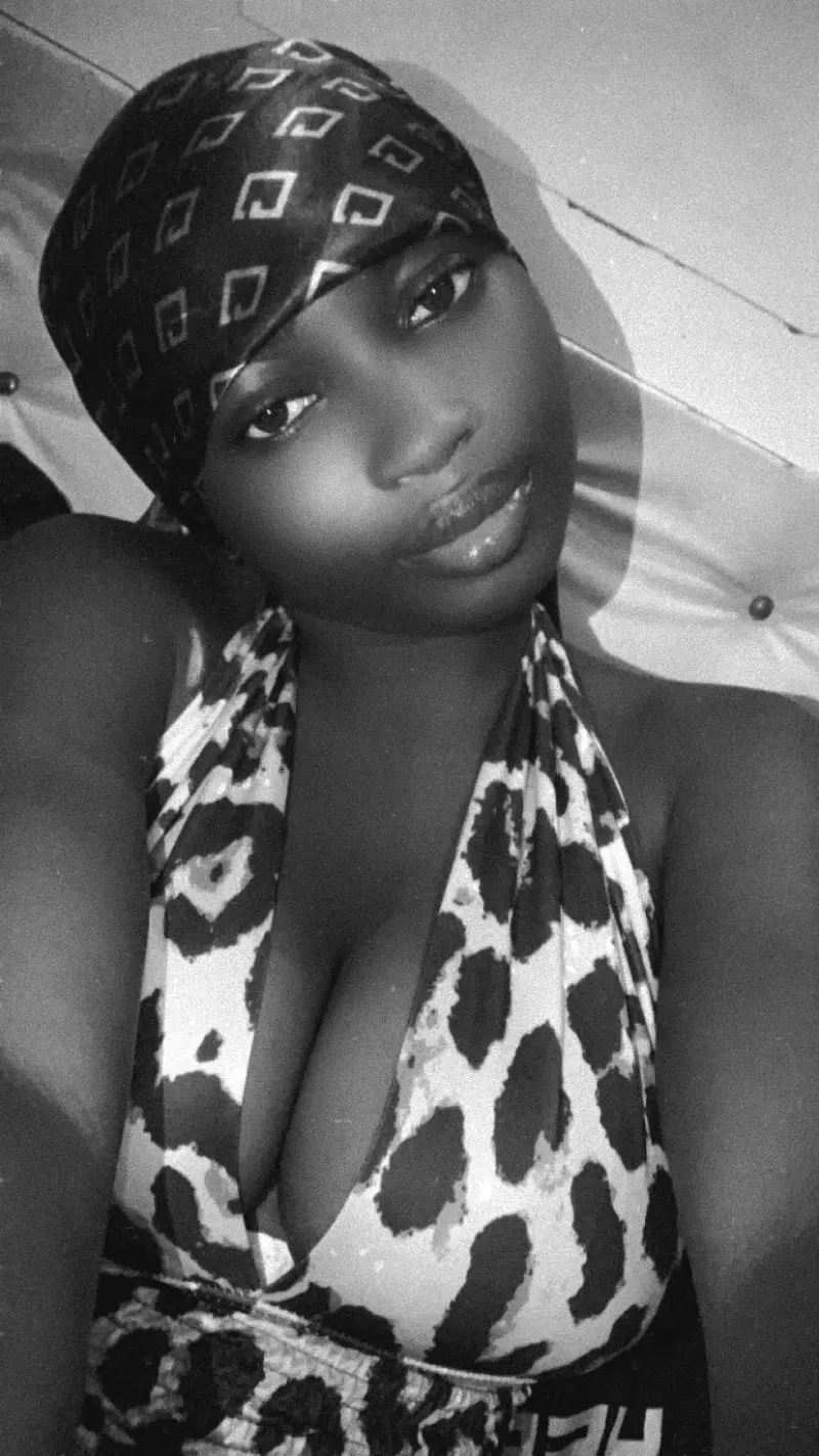 Shazzy12 (25) female from US - sexting partner