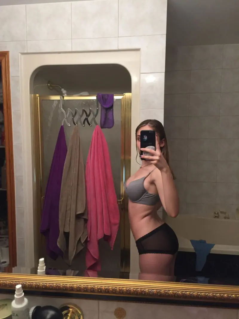 Sophie78661 (18) female from US - sexting partner