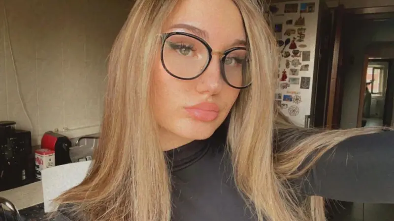 Susifhs54 (20) female from TR - sexting partner