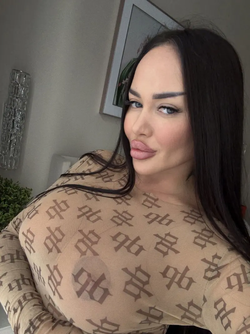 Sweetie_5110 (22) female from US - sexting partner