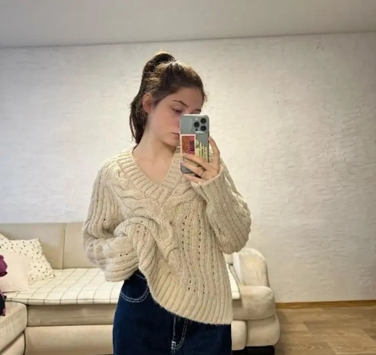 Synthia1966 (18) female from US - sexting partner