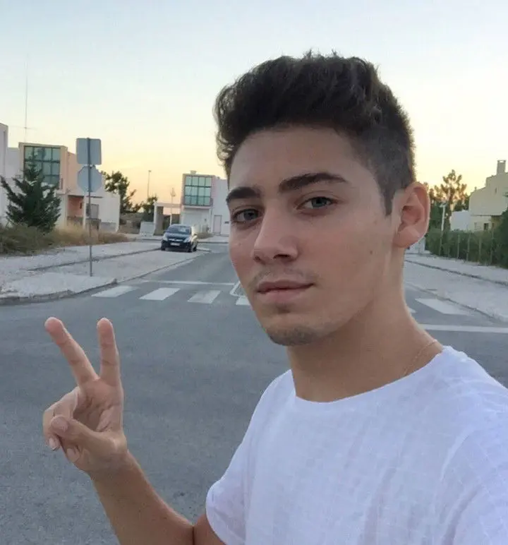 Toninho1328 (18) male from PT - sexting partner