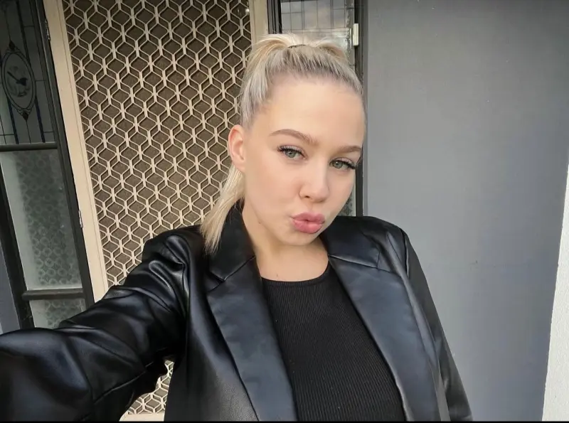 Tonnisha_1 (33) female from US - sexting partner