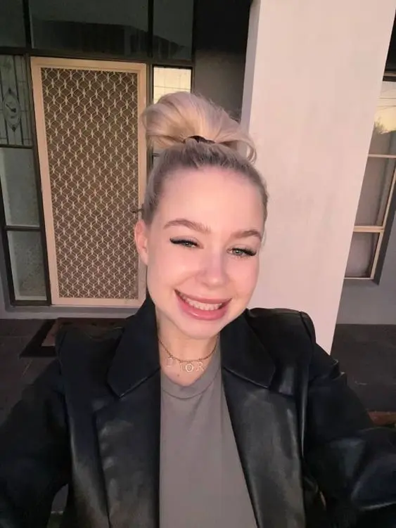 Tonnishadeonn (33) female from US - sexting partner