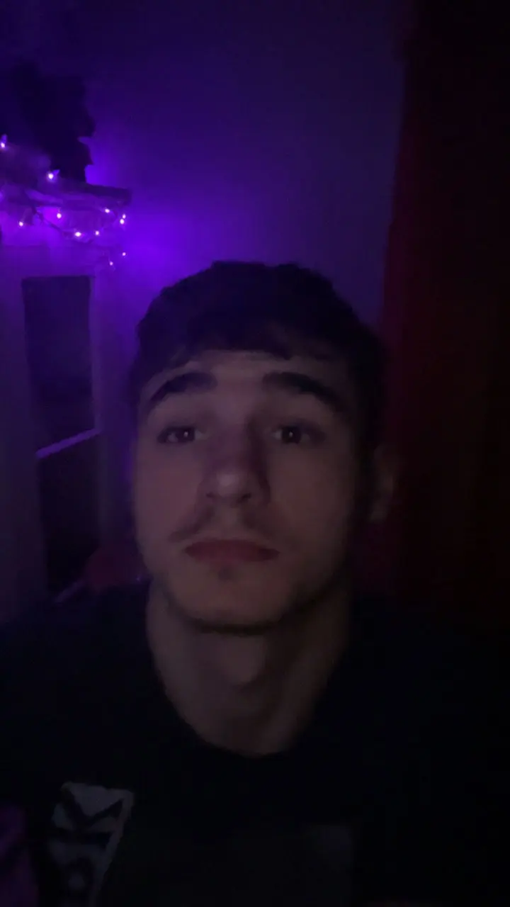 Tristen (20) male from US - sexting partner