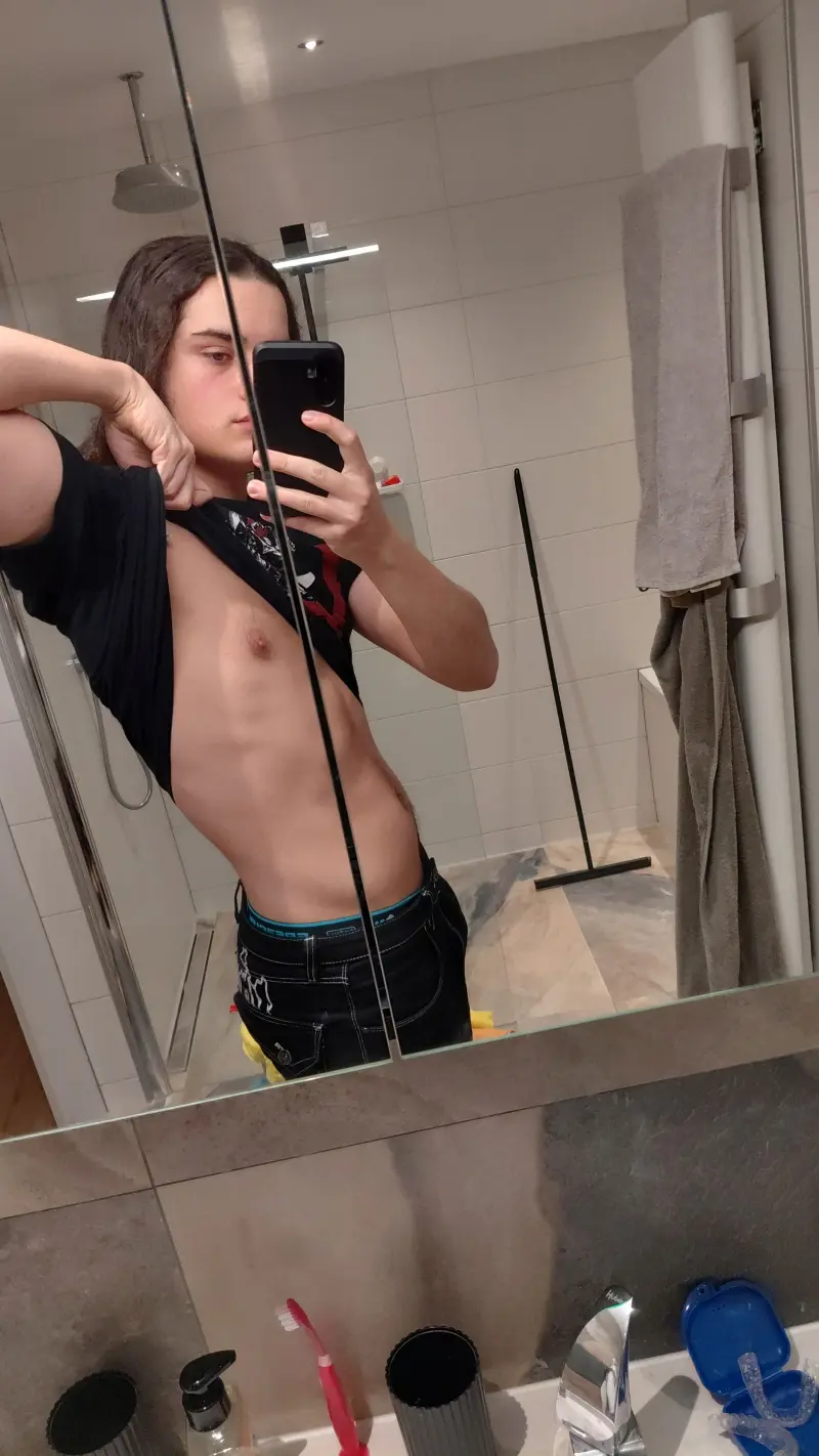 Trystan5780 (18) male from NL - sexting partner