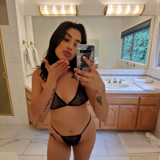 VanessaSky11 from US