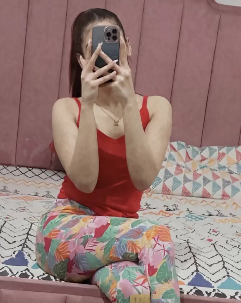 abuzarshani214 (18) female from US - sexting partner