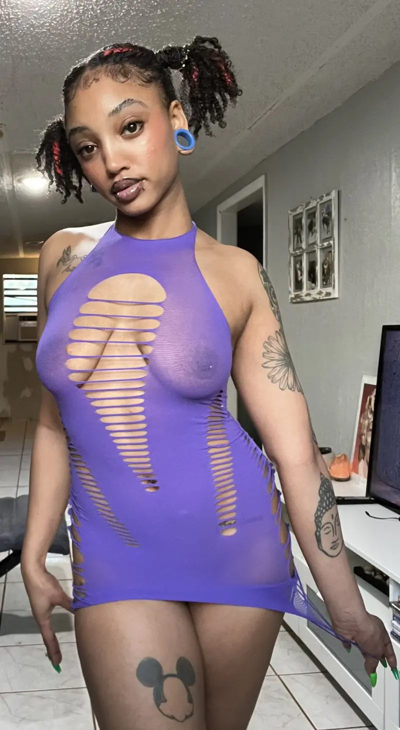 ainabella992 from US