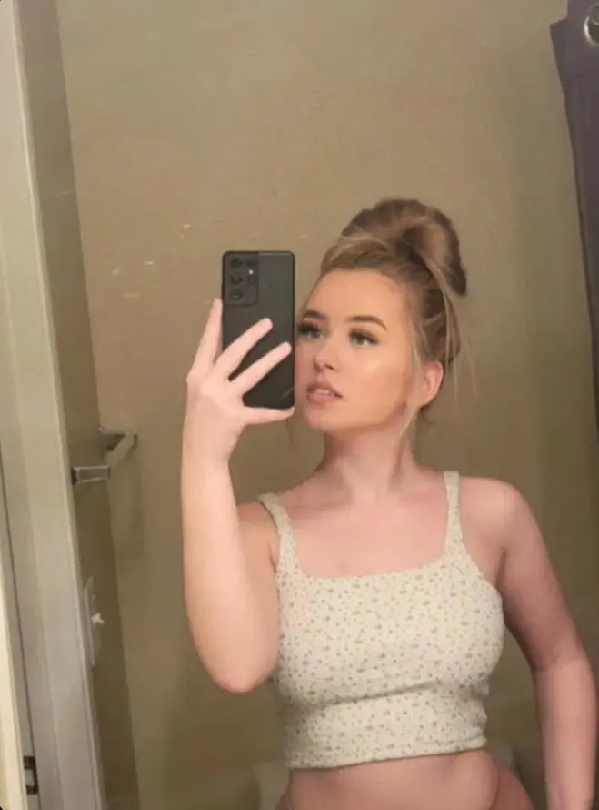 aivsccg (18) female from US - sexting partner