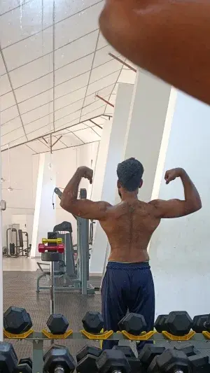 alansl (18) male from LK - sexting partner