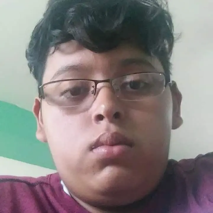 aldanaallessandro (18) male from BZ - sexting partner