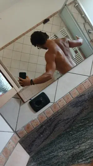 alem (18) male from IT - similar profile