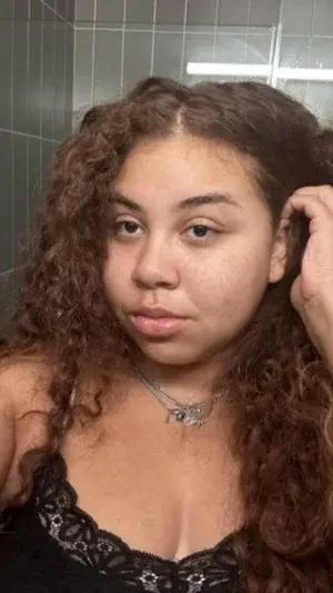 aliyahcreole - 18 years old female from United States sexting partner