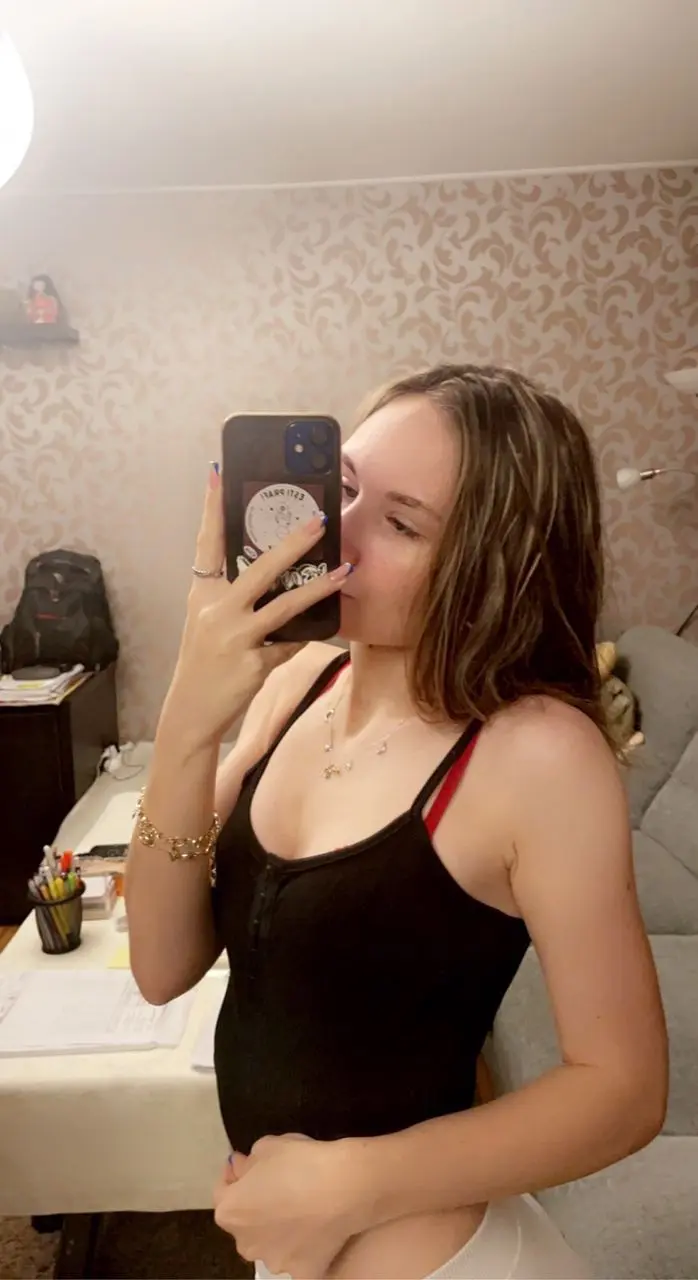 allisonkat (18) female from DE - sexting partner