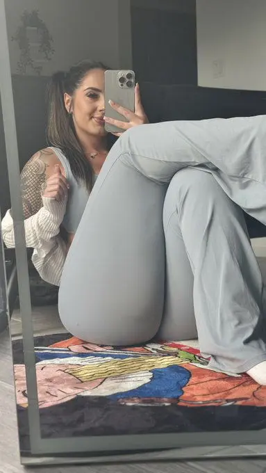 aqzynpfp (18) female from GB - sexting partner