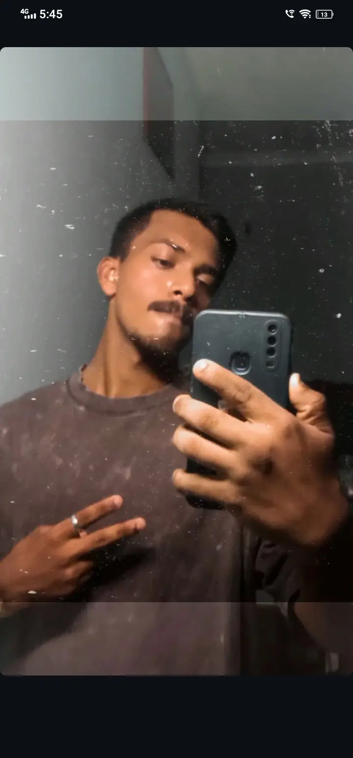 ashfakroshn (18) male from IN - sexting partner