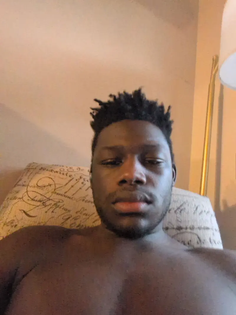 b29428655 (18) male from US - sexting partner