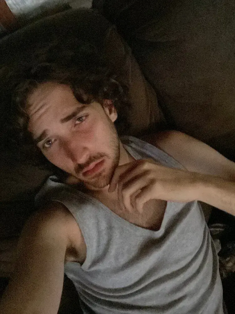 badbadboyyy5555 (18) male from AU - sexting partner