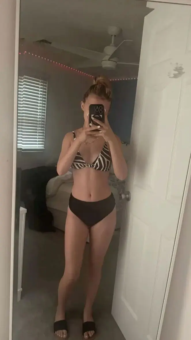 bafykijy (21) female from US - sexting partner