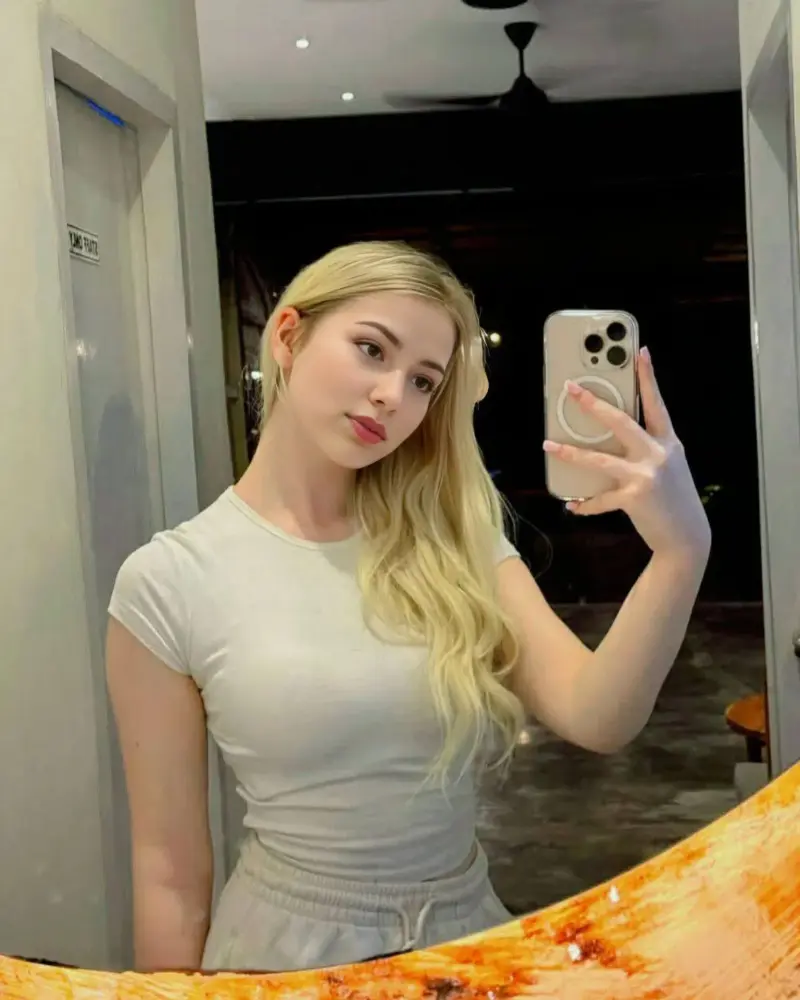 bapos36413 (18) female from GB - sexting partner