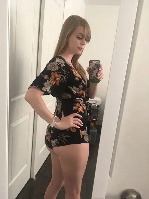 barracuda3115653 (18) female from US - sexting partner