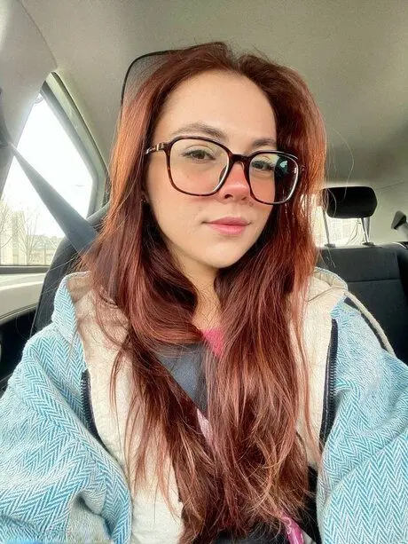 bavem81091 (26) female from US - sexting partner