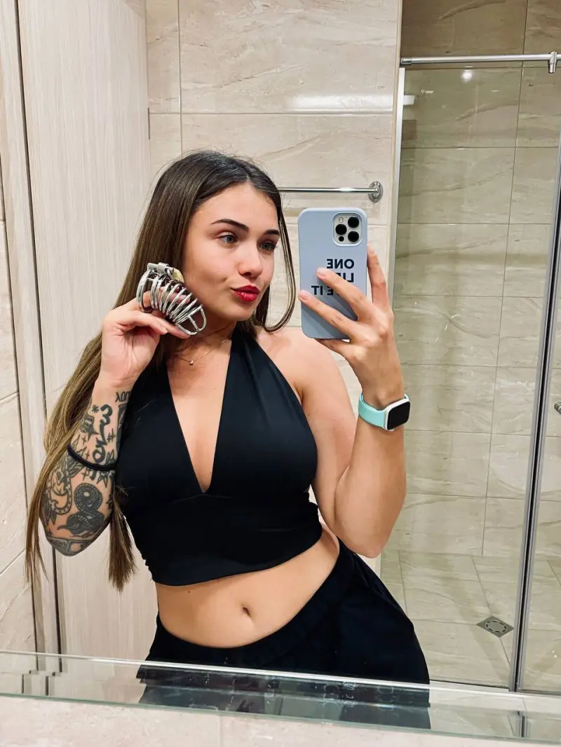 bawexoh883 (18) female from AU - sexting partner