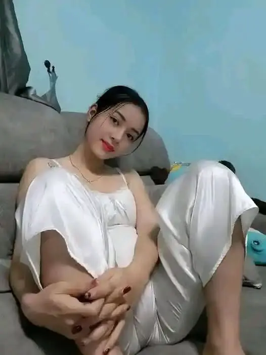 bedixec857 (18) female from GB - sexting partner