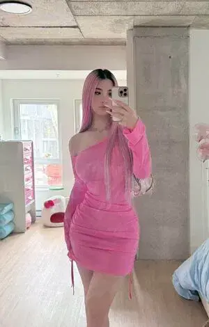 bejoy38273 (23) female from US - sexting partner