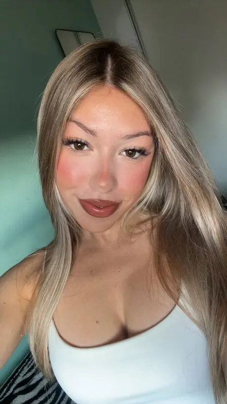 bekalaf979 (25) female from US - sexting partner