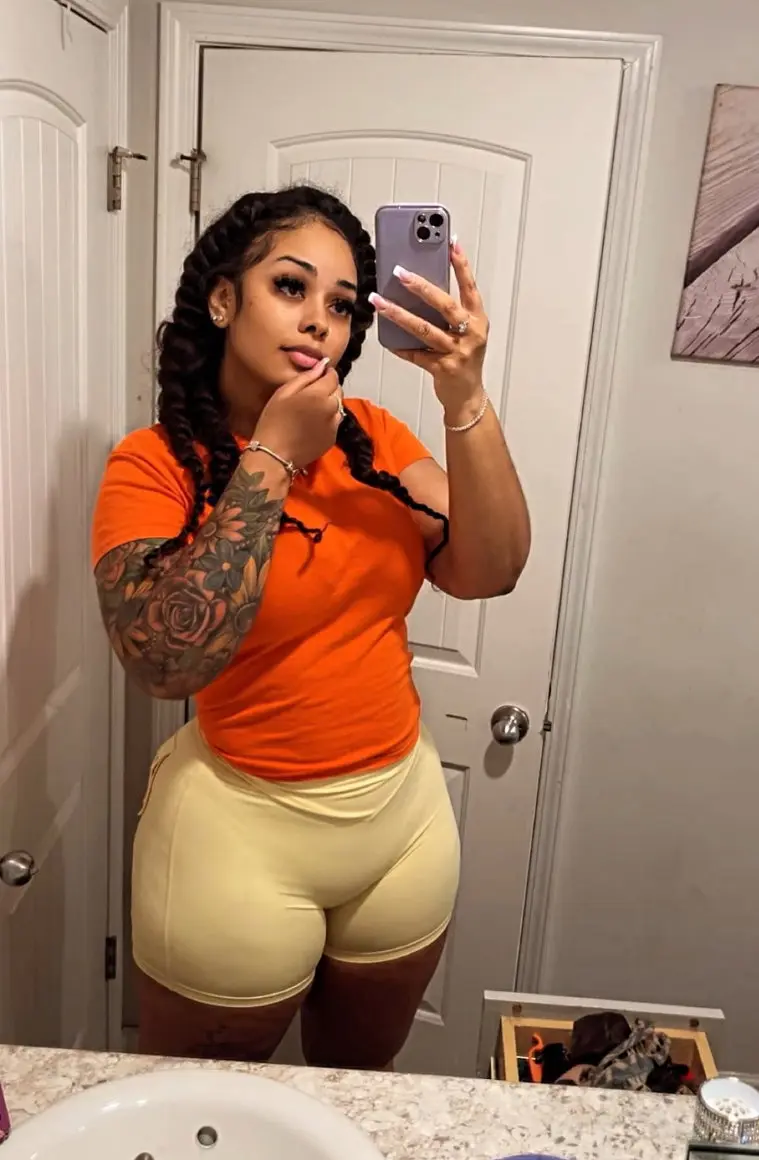 bellasext26 (18) female from US - sexting partner