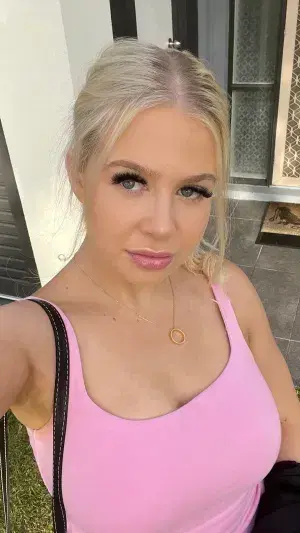 bemivob857 (21) female from BE - sexting partner