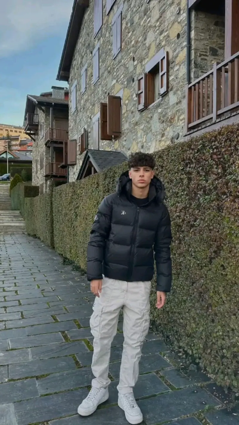 benjminholland626 (18) male from MK - sexting partner