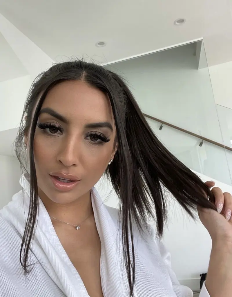 besiye3887 (28) female from CA - sexting partner