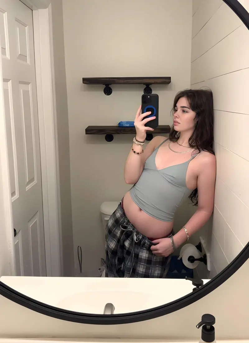 besoro3070 (21) female from US - sexting partner