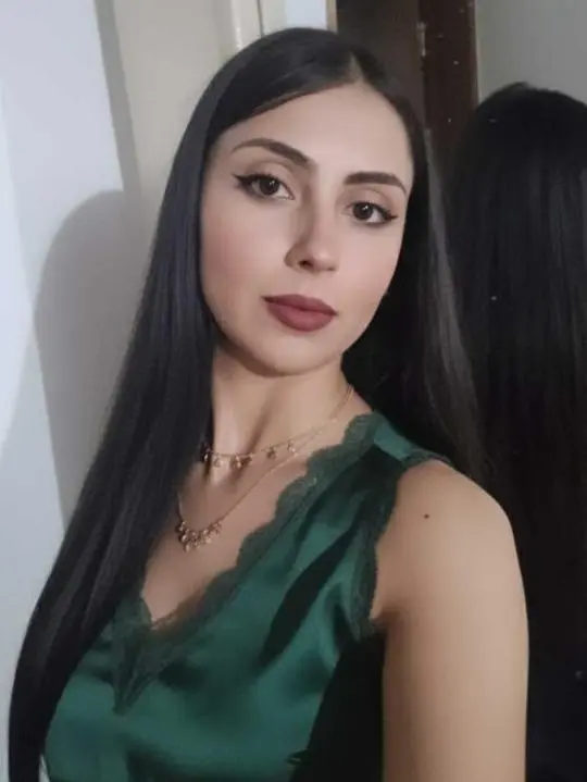 bevevyro (18) female from AU - sexting partner