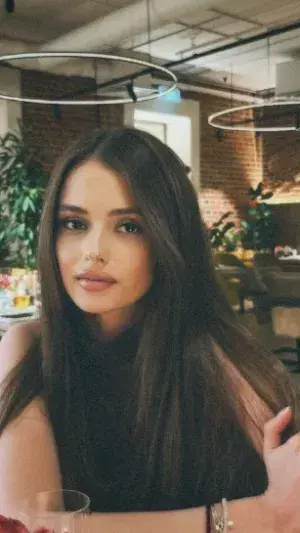 bewevo5684 (18) female from BE - sexting partner