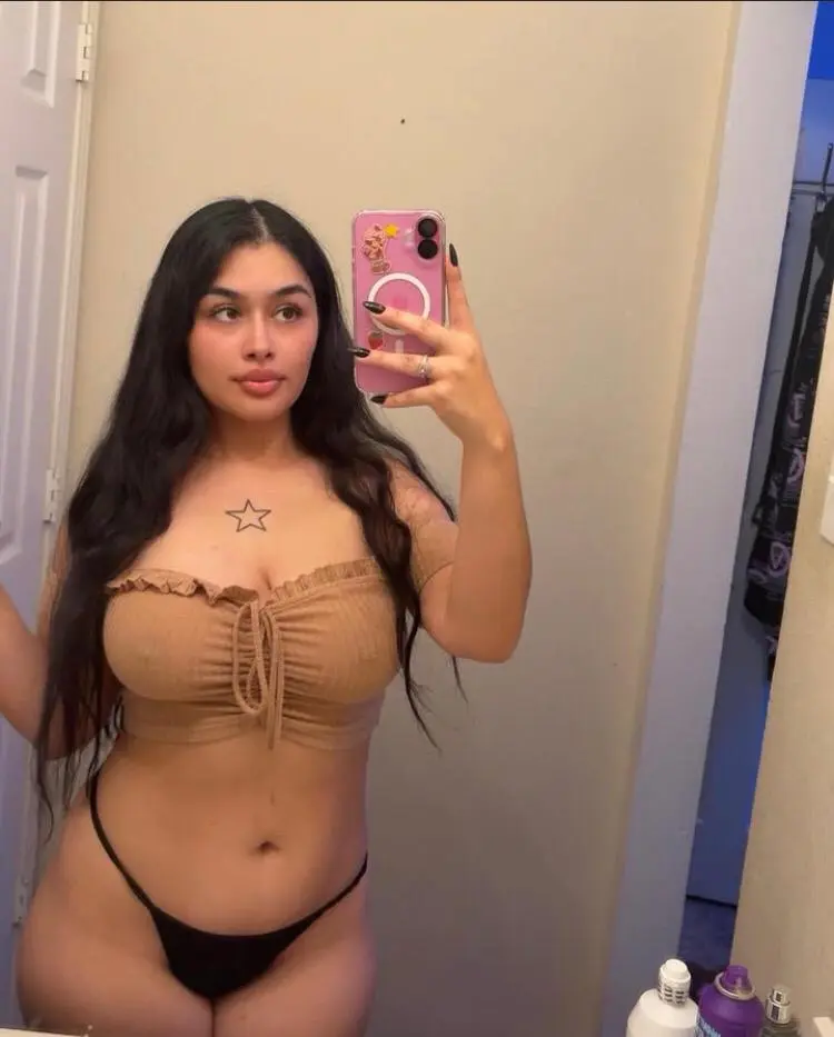 binoftan (18) female from US - sexting partner