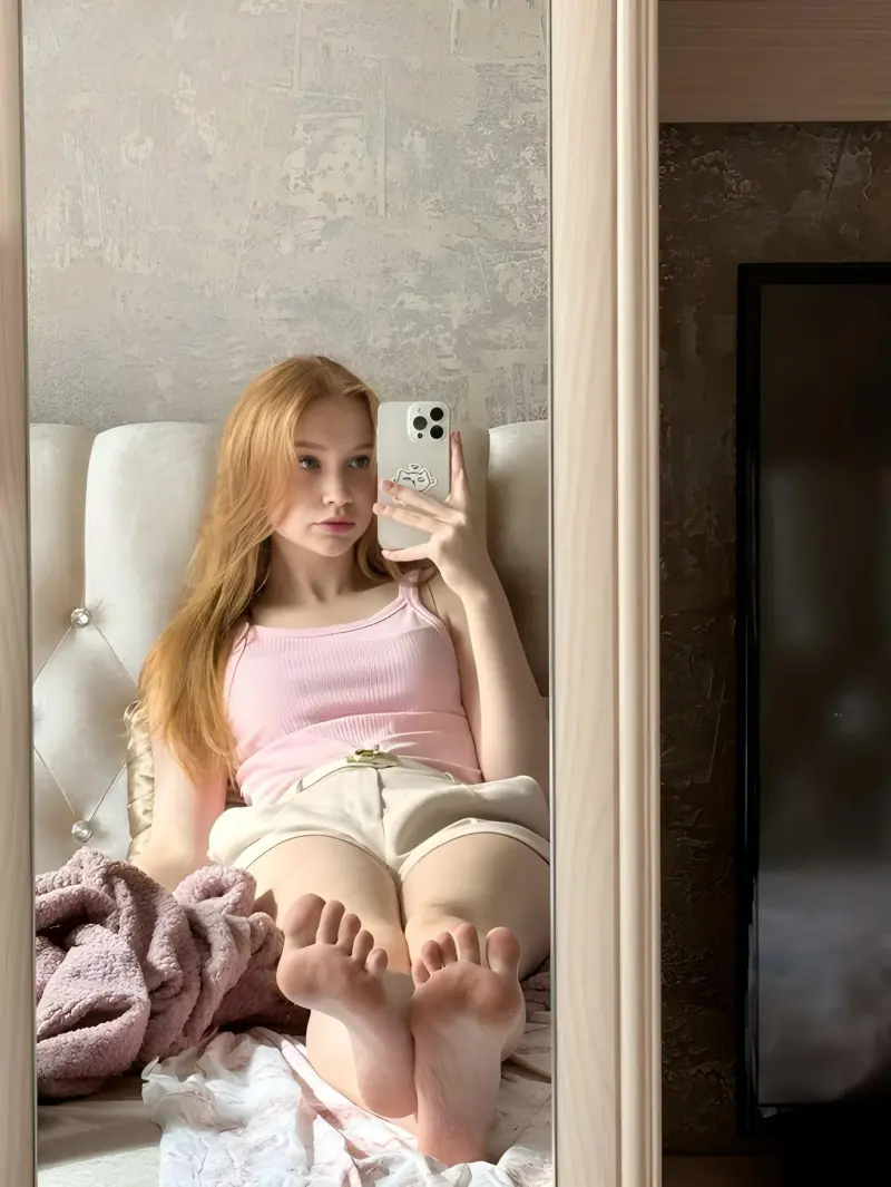 bivayiw110 (18) female from US - sexting partner